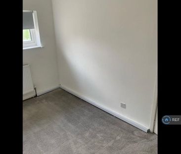 2 bedroom end of terrace house to rent - Photo 2