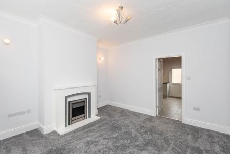 3 bedroom terraced house to rent - Photo 4