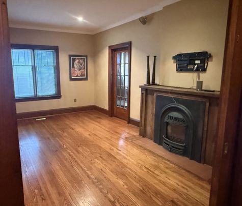 For Lease - 29 Bolton Avenue, Newmarket, Ontario - Photo 1