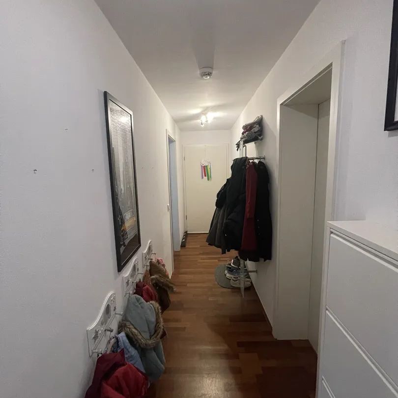 Perfektes Zuhause für Paare & junge Familien – stilvolle 3 Zimmer mit 98 qm, Terrasse & Carport - Photo 1