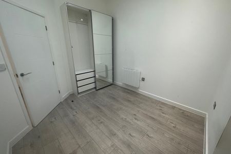 Edinburgh Gate - Photo 5