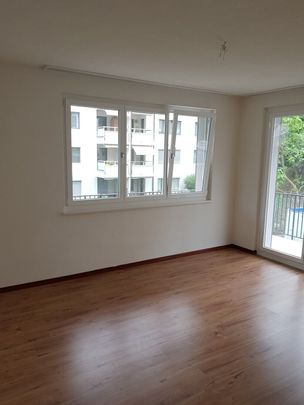 Charming apartment: classic architecture meets a modern living atmosphere - Photo 1