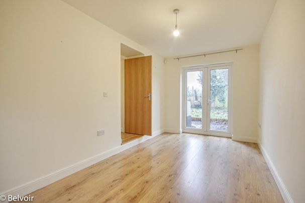 5 bedroom semi-detached house to rent - Photo 1