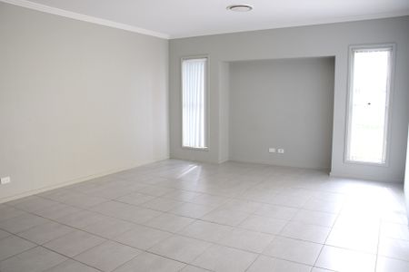 13E Wilton Drive, East Maitland NSW 2323 - Photo 2