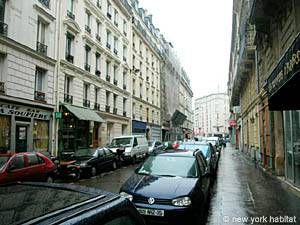 Logement à Paris, Location meublée - Photo 2