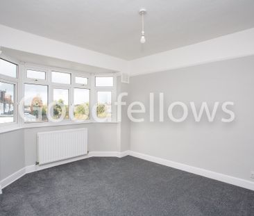 Wolsey Crescent, Morden, SM4 - Photo 4