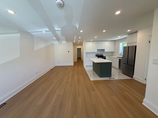 For Lease - 606 Abana Road Unit# Main, Mississauga, Ontario - Photo 1