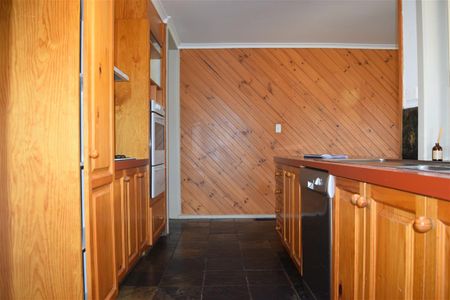 Cosy Home with Character - Photo 5