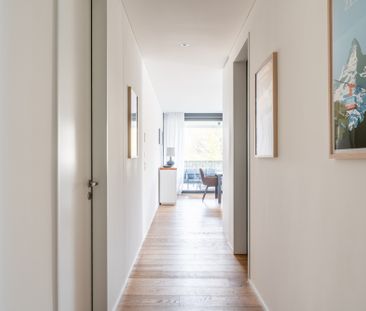 Modern möblierte 3.5-Zimmer-Wohnung mit Balkon in Zug - Foto 1