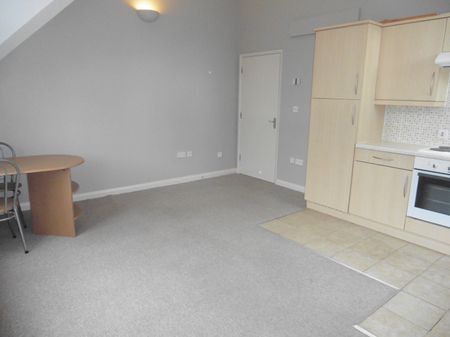 1 bed Apartment - To Let - Photo 5