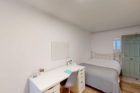 7 Bed Flat, Gordon House, NG3 - Photo 3