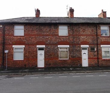 2 Bedroom Terraced House - Photo 2