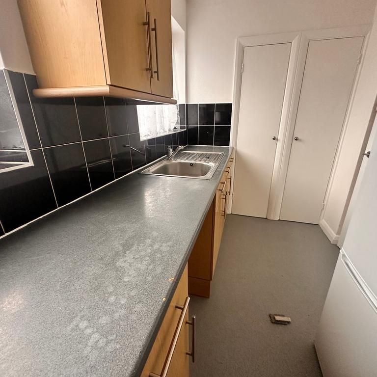 2 bedroom maisonette to rent - Photo 1