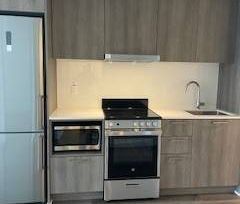 One Bedroom Vaughan Downtown Apartment for rent - Photo 3