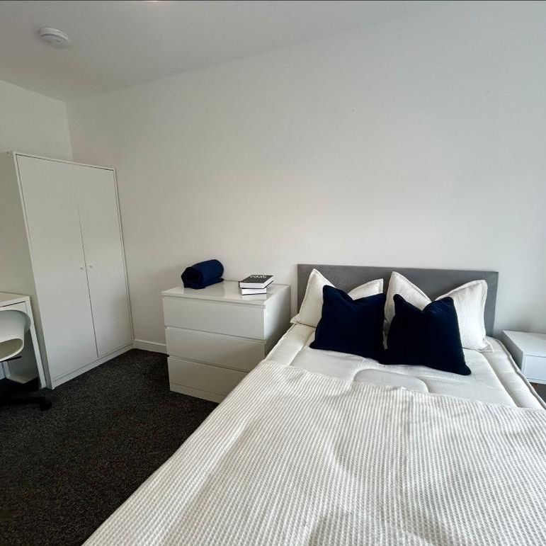 3 bedroom flat to rent - Photo 1