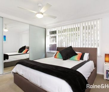 Spacious 3 Bedroom House - Photo 2