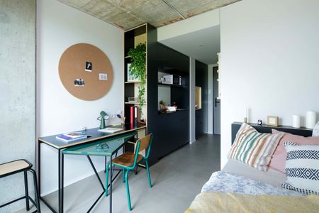 Classic - Long Term - Floor 5 - Photo 4