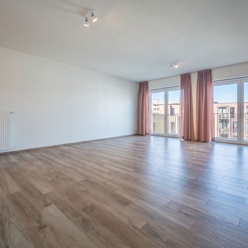 KORTRIJK - Instapklaar en energiezuinig appartement op toplocatie! - Photo 1