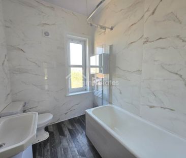 Price £950 pcm - Available Now - Unfurnished - Photo 2