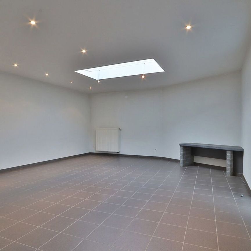 Woning met 2 slpks en terras in Melsele te huur! - Photo 1