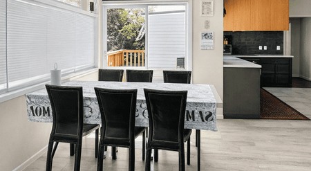 Spacious and versatile family home offering multiple living areas flow in a convenient Weymouth location! - Photo 3