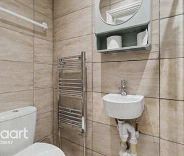 1 bedroom in a house share to rent - Photo 3