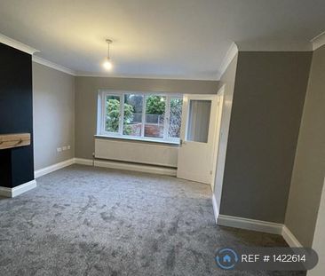 3 bedroom semi-detached house to rent - Photo 1