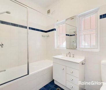 CENTRAL LOCATION WITH RANDWICK VILLAGE AT YOUR DOORSTEP - Photo 4