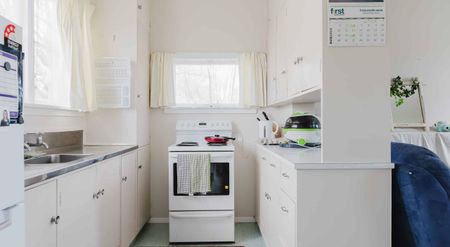 Walk to town - Photo 2