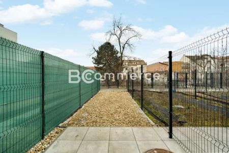 Pronájem bytu 1+kk s terasou a zahrádkou, a parkovacím stáním 20 m - Photo 2