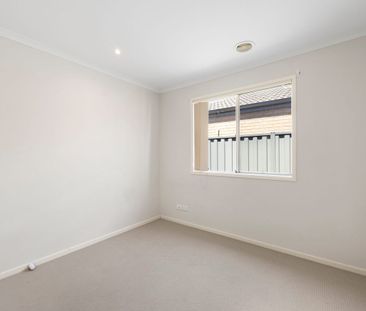 Well-Maintained 3 Bedroom Property - Photo 3