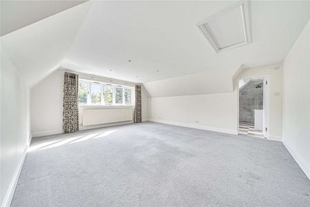 A stunning family home in the sought after Wildernesse Estate. - Photo 3