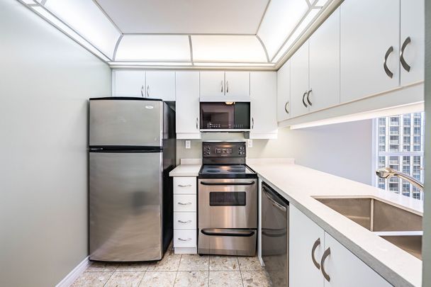For Lease - 736 Bay Street Unit# 1811, Toronto, Ontario - Photo 1