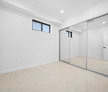 Brand New Spacious Modern Duplex - Photo 2