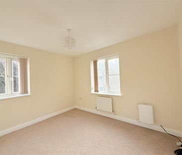 4 bedroom detached house to rent - Photo 4