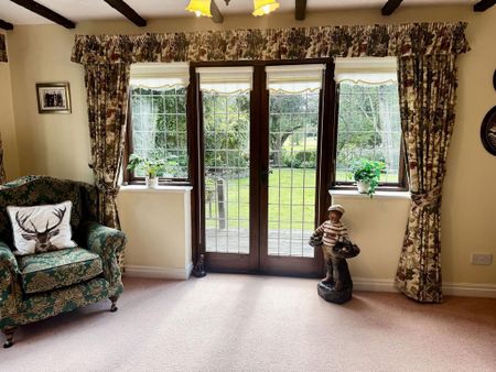 4 bedroom detached house to rent - Photo 3