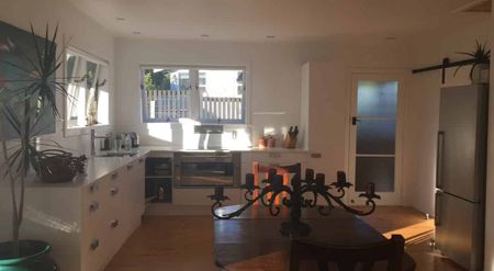 2 Bedroom home - Leigh - Photo 2