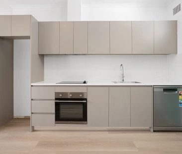 “Comfort, Space & Convenience – 1-Bedroom Unit in the Heart of Fran... - Photo 2