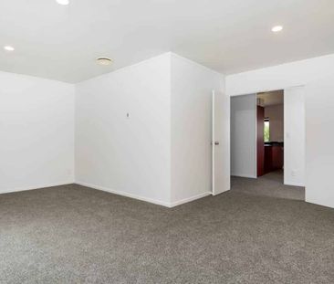 Three Bedroom Town House in Rangitoto School Zone - Photo 4