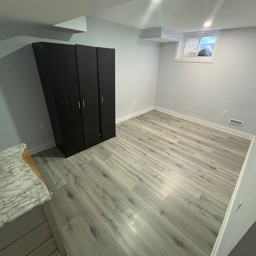 For Lease - 1445 Dyer Crescent Unit# Lower, London North, Ontario - Photo 1