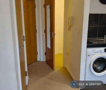 1 bedroom flat to rent - Photo 6