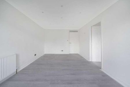 Shepherds Walk, Neasden, NW2 - Photo 2