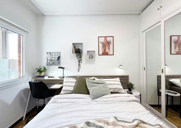 Calle Pedro Heredia, Madrid, Community of Madrid 28028