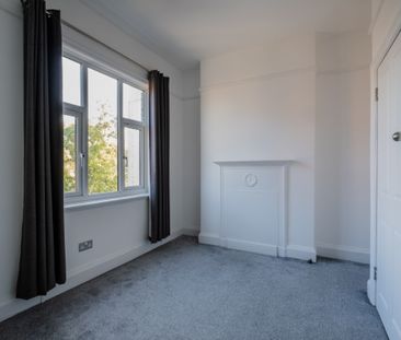 4 bedroom flat to rent - Photo 4