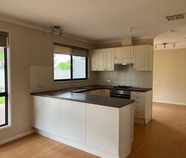 Spacious family home - Photo 3