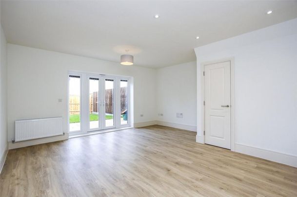 3 bedroom house to rent Albrighton Crescent, Paddock Wood, Tonbridge, Kent, TN12 - Photo 1