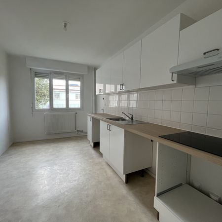 Location Appartement 3 pièces 82m² BEAUMONT 63110 - Photo 4