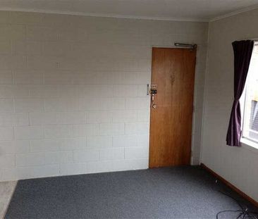 Cozy and Convenient One-Bedroom Upstairs Flat in an Ideal Location ... - Photo 6