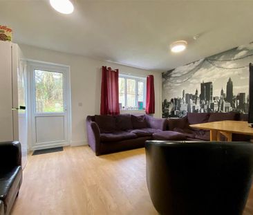 1 bedroom in a house share to rent - Photo 6
