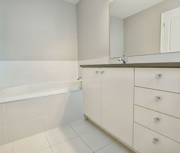 For Lease - 462 Brettonwood Ridge, Kanata, Ontario - Photo 4